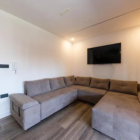 Апартаменты Orange Apartment&spa Okrug Gornji