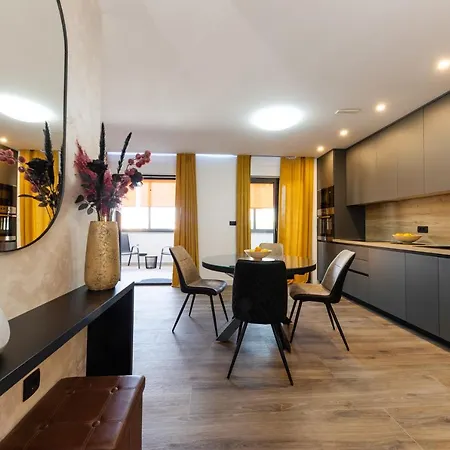 Orange Apartment&spa Okrug Gornji Апартаменты *