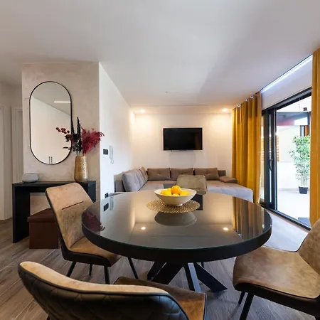Апартаменты Orange Apartment&spa Okrug Gornji