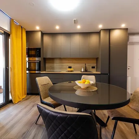 Orange Apartment&spa Okrug Gornji Апартаменты